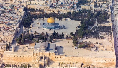Temple mount today with the prominent Islamic Dome of the Rock behind the Al-Aqsa Mosque